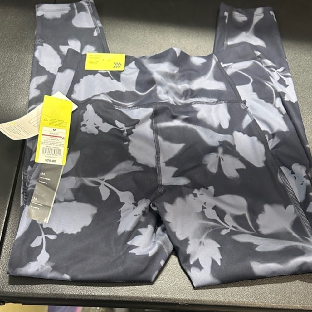 NWT. Floral Patterned performance Leggings - Black and Gray size medium